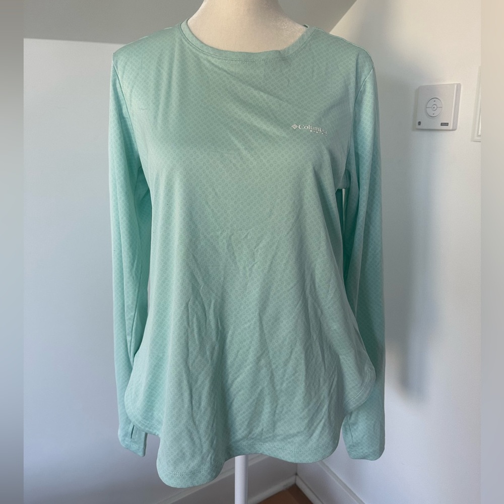 Columbia PFG sweat activated cooling top size M